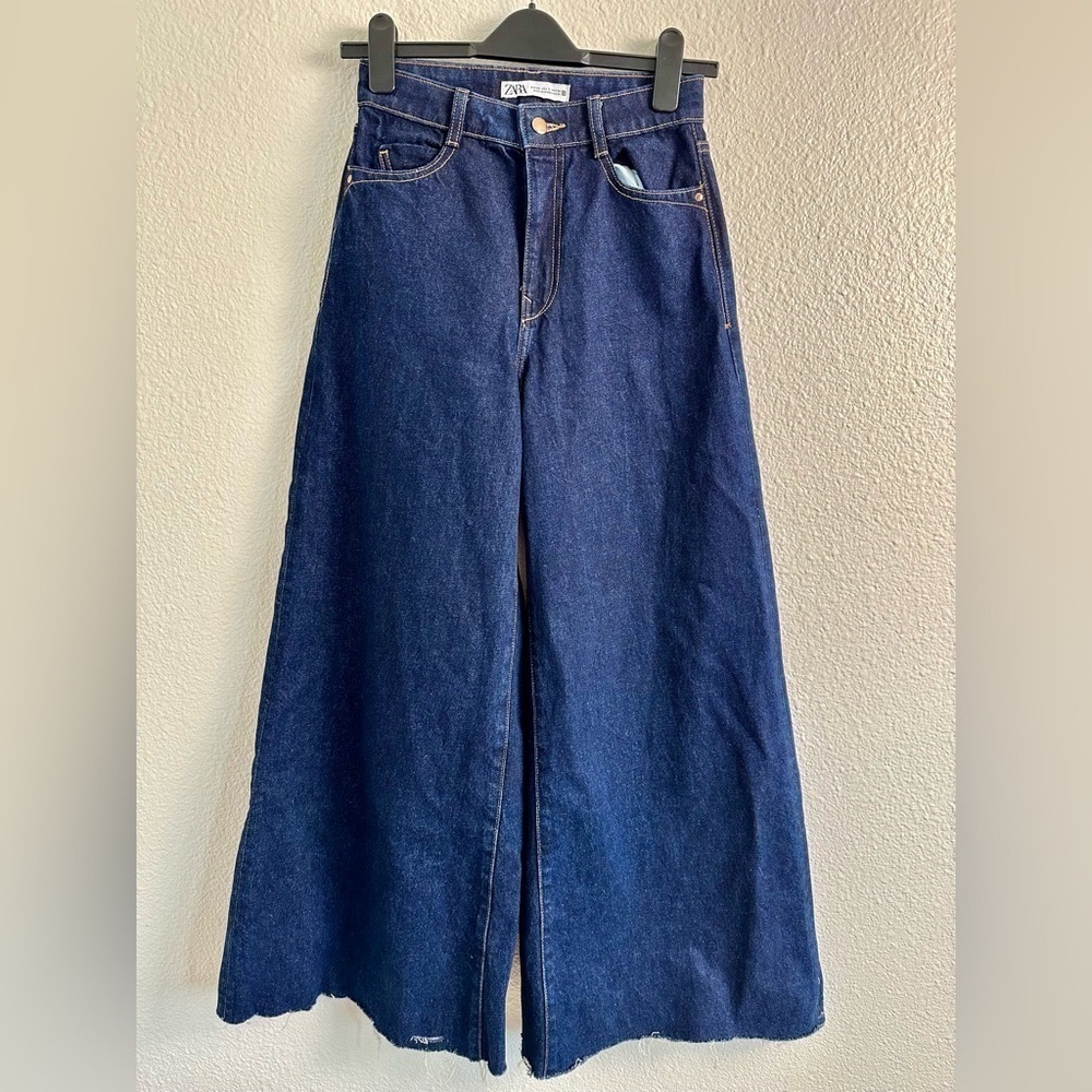 Zara High Waisted Extra Wide leg Jeans Size 2